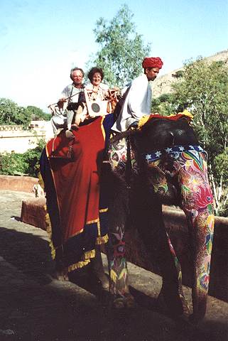 India Oct. 2000 Elefant ride to the Amber Fort